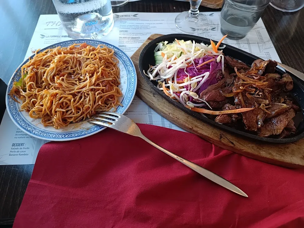 Canard Laqué Nouilles Sautées